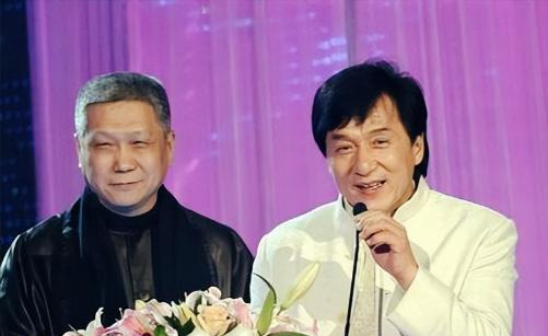 成龙50万买八套四合院











成龙一时冲动，竟然买了八套四合院！