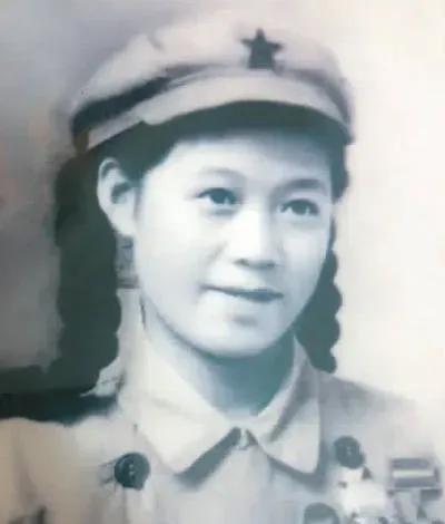1952年10月，16岁的女护士王清珍，用时三天三夜整理好了黄继光的遗体。没想到