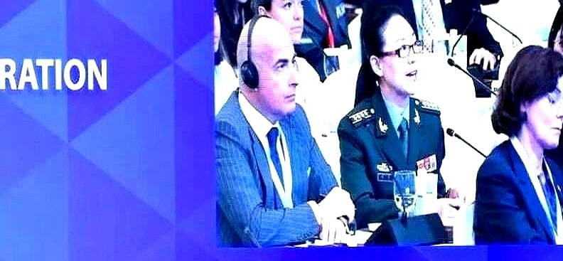 朋友，这国际场合的嘴仗，可比电视剧还精彩！就拿最近香会那事来说吧，中方代表被一堆