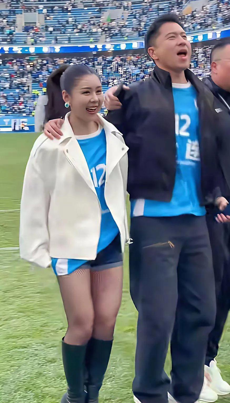 李小萌王雷这两口子好幸福！