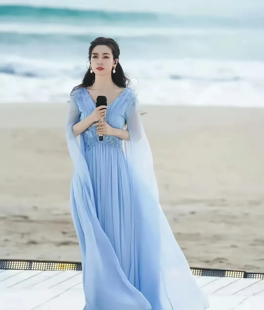 李晟默默努力终被看见











天哪！你能相信吗？其他姐姐都在忙着社