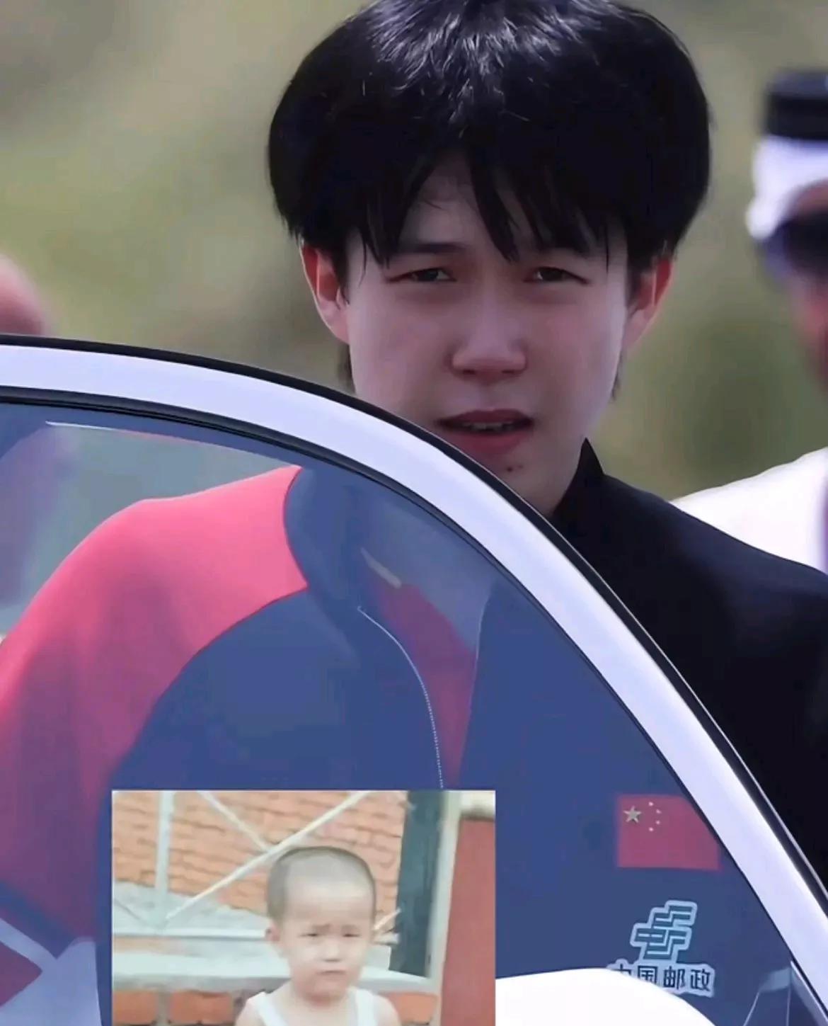 这一次楚钦老师不承认也不行了，
这个表情简直是复刻出来的，
内心不强大的人，
根