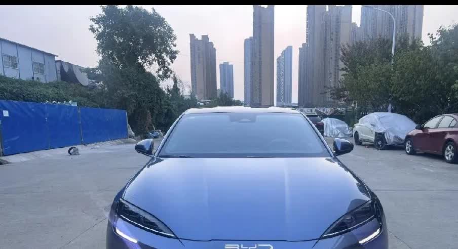 4月11日，中欧达成共识，东方大国的电动车在欧洲市场的售价不得低于29万欧元。
