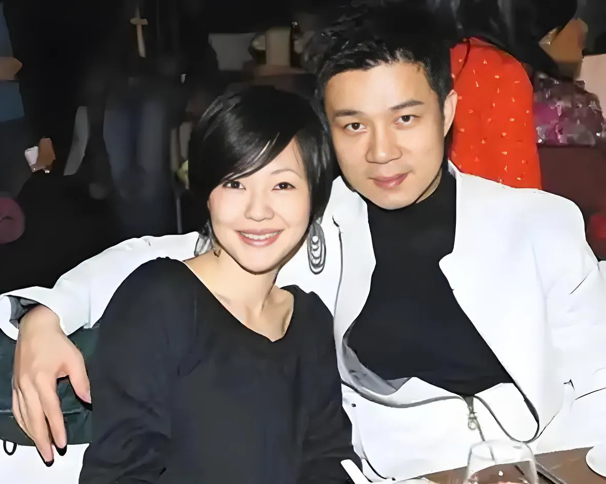 小S豪门婚姻的困境











小S的婚姻，像一出充满悬念的豪门大戏！