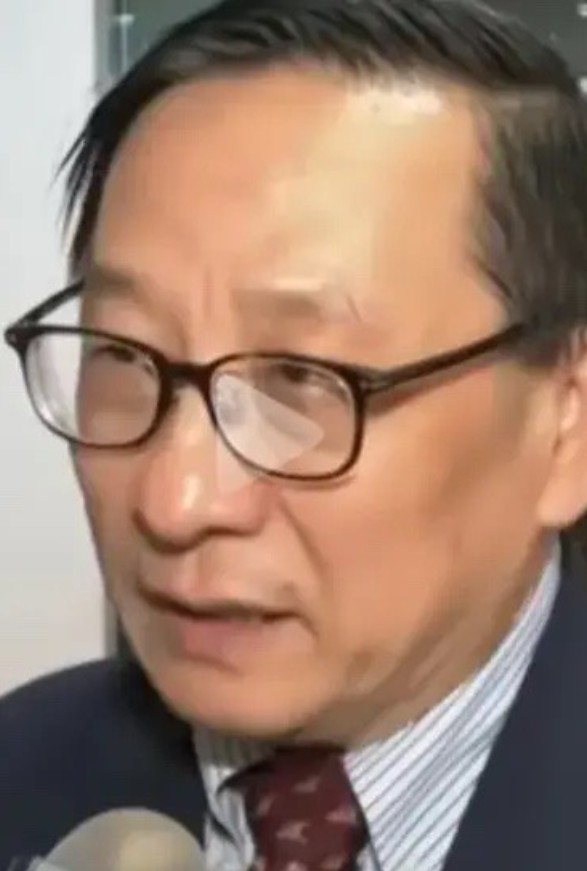这招够狠，直接抄了美国作业。

英伟达刚被曝出要向美国政府上缴在华芯片收入的15