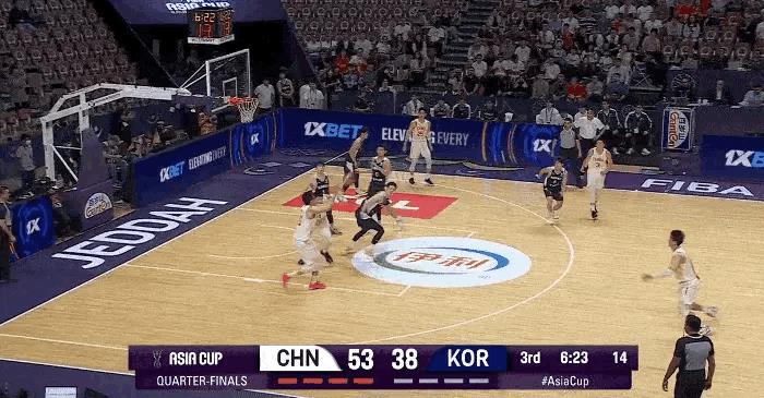 打韩国队拿21分，王俊杰这是国家队“菜鸟”该有的表现？
话说，王俊杰有没有签约C