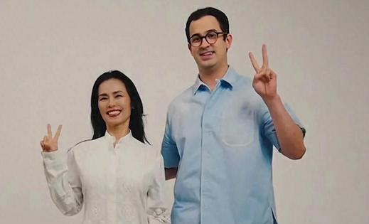 61岁韦唯北京安享晚年，仨混血孝子相伴，状态美如少女
母亲节，知名歌手韦唯在社交