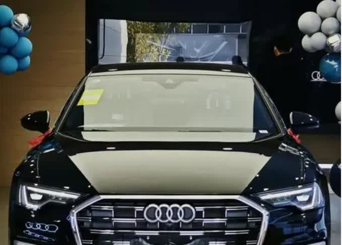 奥迪A6L跌破28万！谁该买？未来价格会再降吗？
奥迪A6L现款价格大幅优惠，