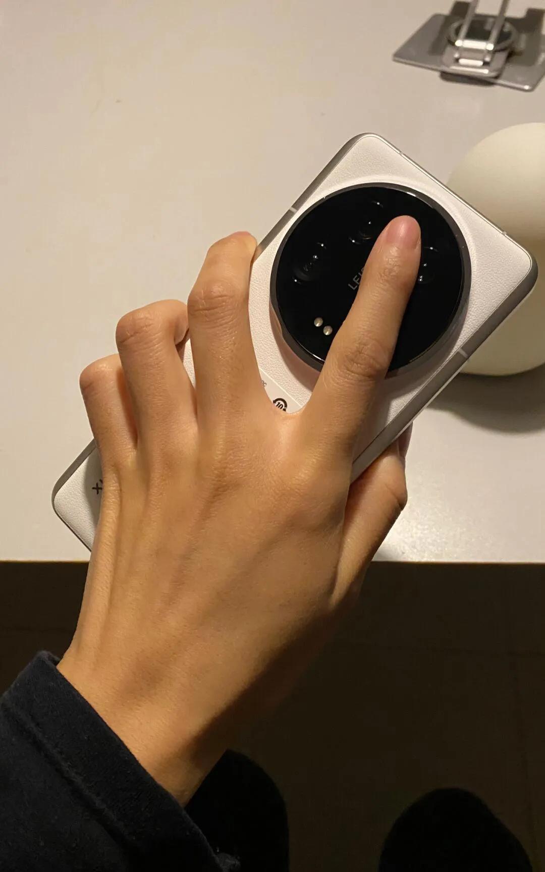 救命，为什么小米14U那么难握！