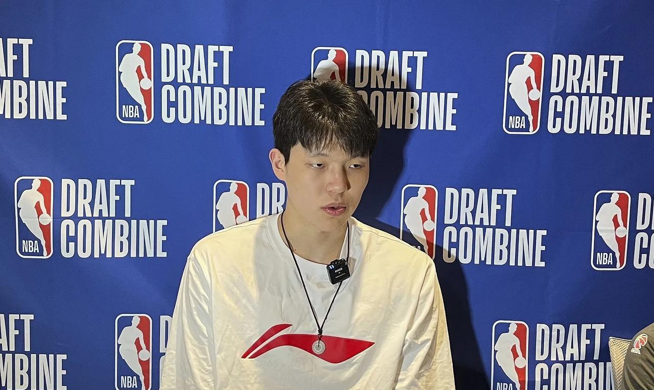 杨瀚森:我已经在考虑首轮的顺位了！
杨瀚森最近正在接受nba球队的试训，他的表现