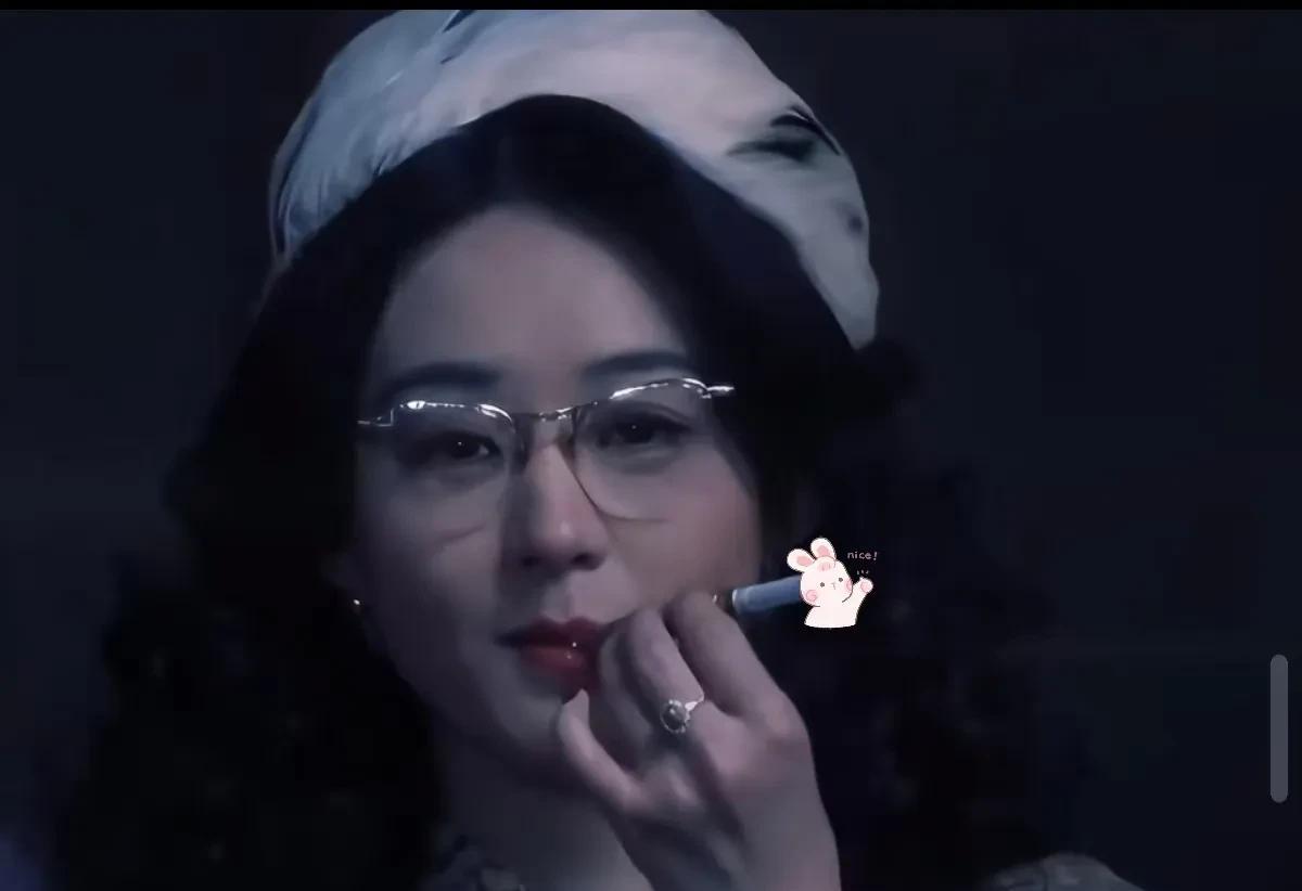 最近《酱园弄》这电影可真是话题度拉满，
但口碑和票房却双双扑街，这背后的原因真得