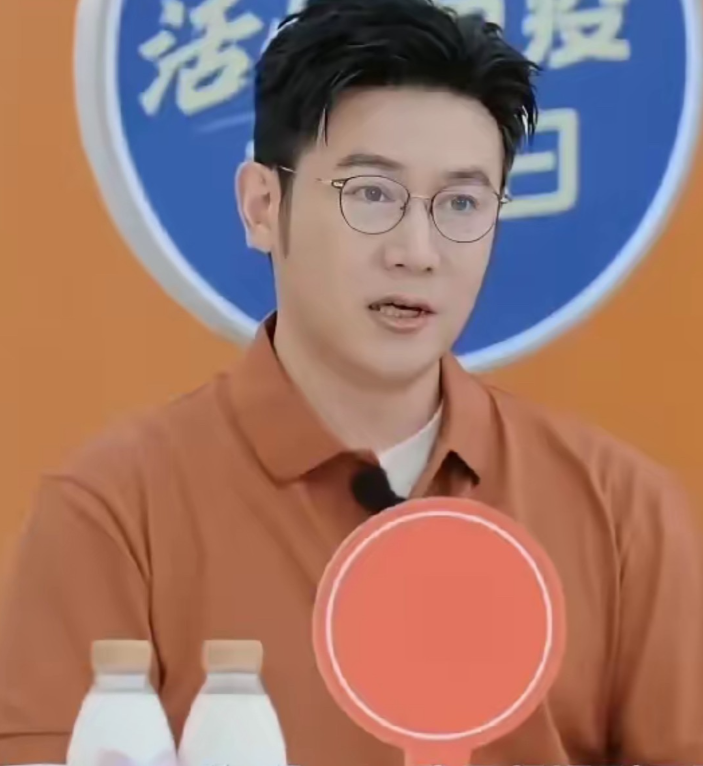 陆毅说:
“如果我女儿的男朋友很上进，
但是家境一般，
我也会棒打鸳鸯，
不让他