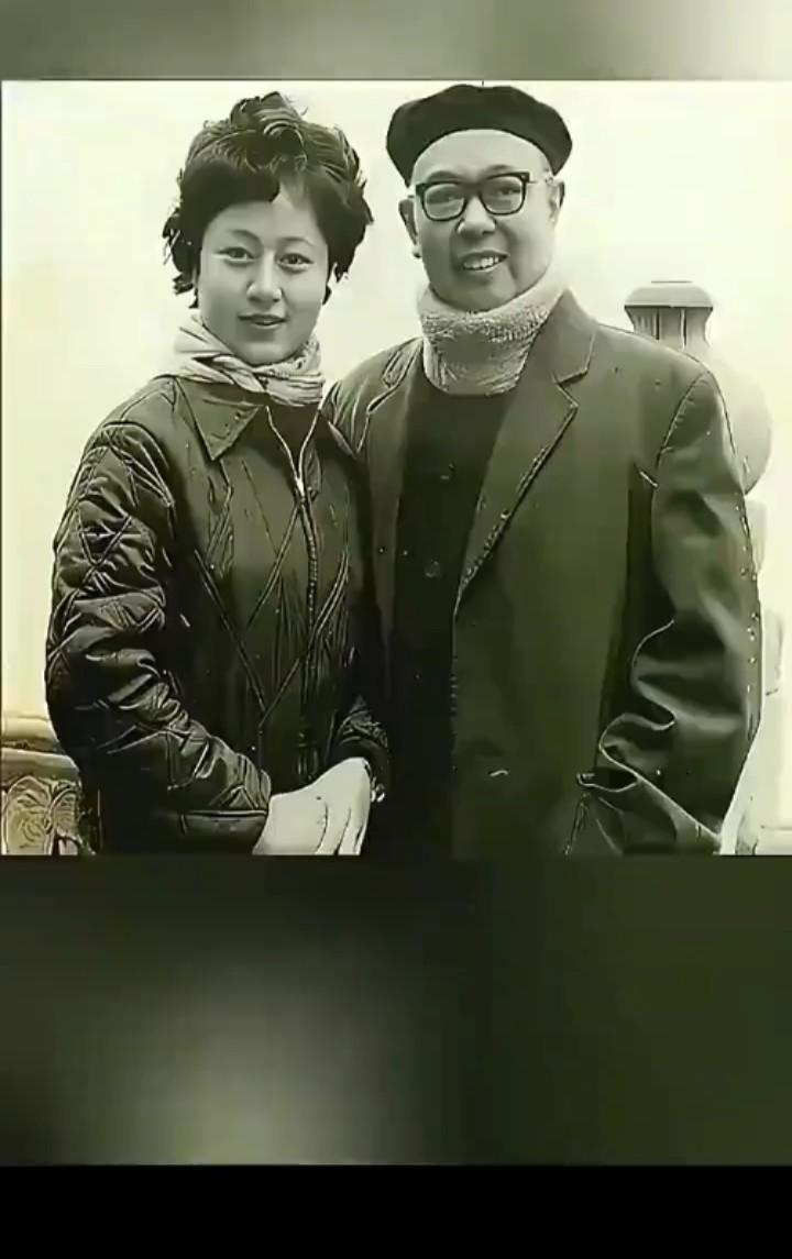 这是严凤英的徒弟马兰，和严凤英的搭档王少舫的合影。马兰在电视剧《严凤英》中饰演严
