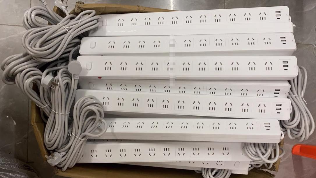 别瞎折腾了！二手鱼里15.8 元的机柜PDU插排香不香？