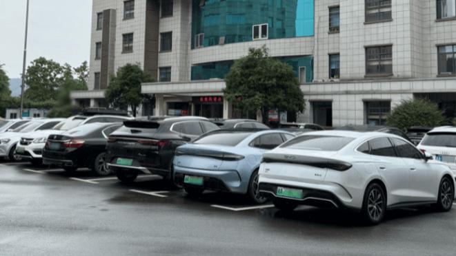 比亚迪“开”进公务员生活圈