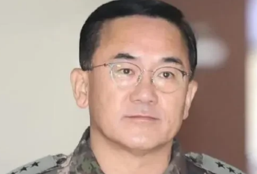 22日韩国内乱特检组传唤调查了消防厅次长李英八和前防谍司令吕寅兄，以调查紧急戒严