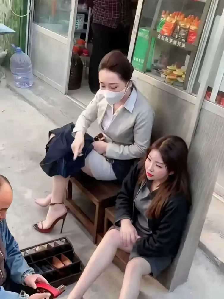 晚上大爷的内心久久不能平静