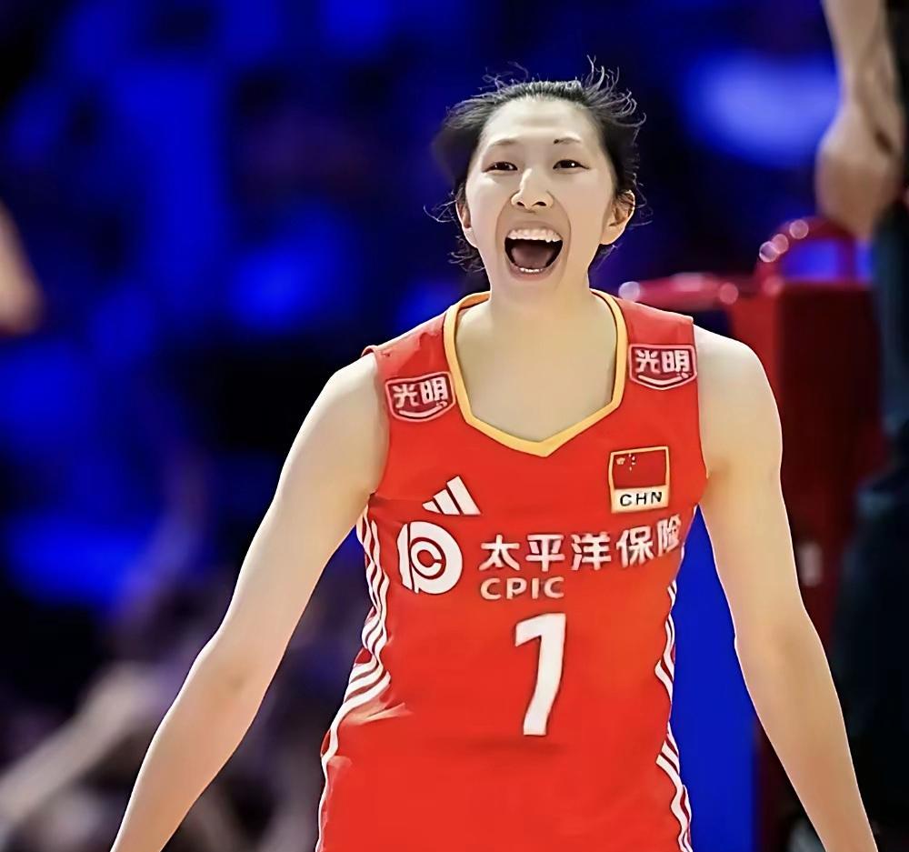 赖亚文 排挤朱婷的目的是什么呢？ 赖亚文认为 朱婷是郎平培养出来的世界级球员，中