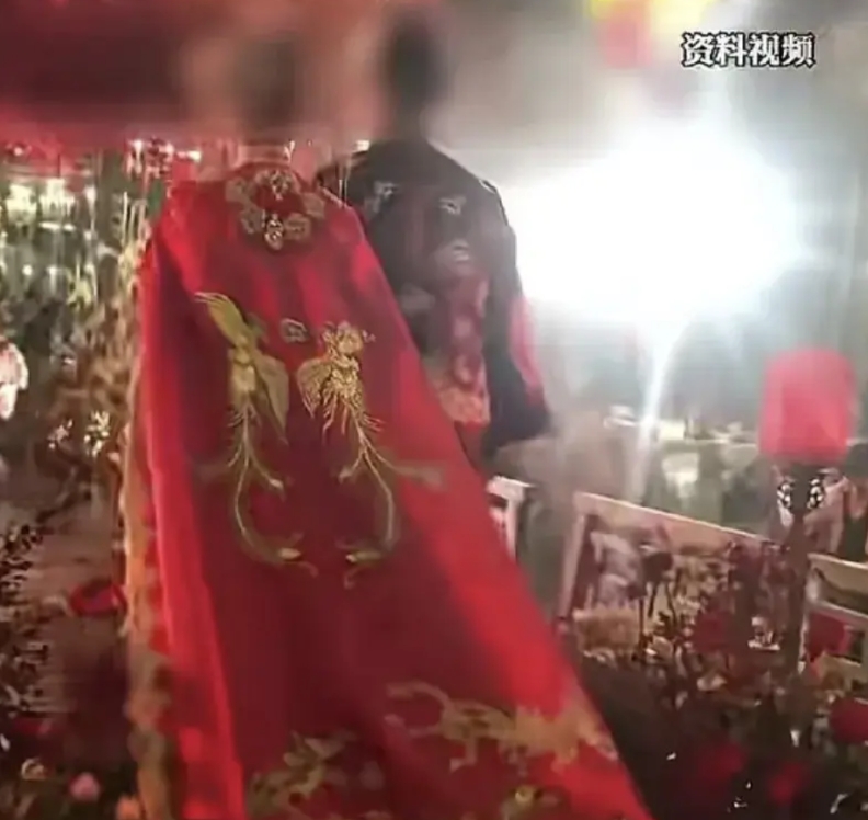 52万宴席费事件中，最受伤的不是帮忙采购的王老板，也不是餐具供应商，而是钱老板的