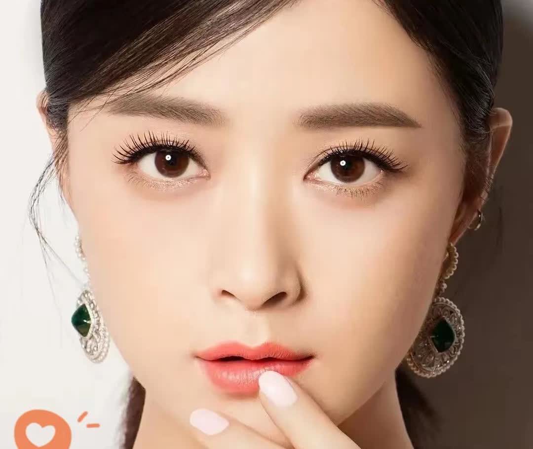 终于明白42岁的蒋欣为啥不结婚！
不是没人馋她身子，
也不是年龄大了，而是4