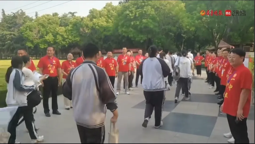 2025年高考最难的科目出现了
6月9日下午，山东省高考化学科目考试结束，笔者现
