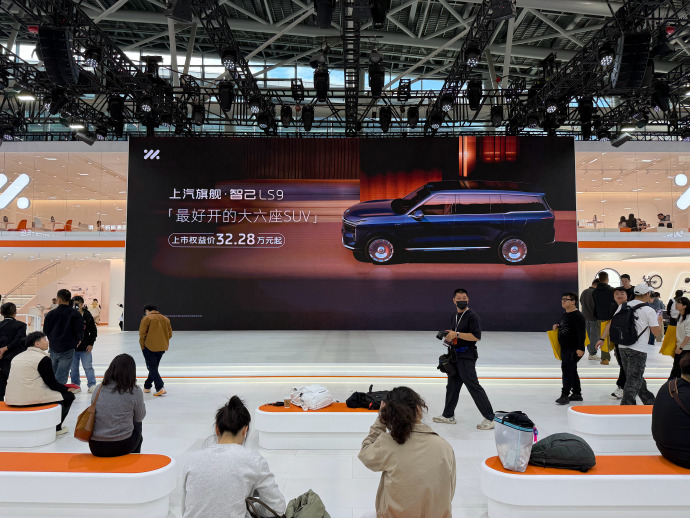 广州车展家庭用车王炸
太懂家庭用户了！
两大主力车型集体亮相，选择困难症都要犯了