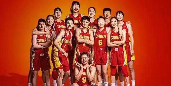 2025年中国女篮亚洲杯12人名单预测：
内线：韩旭、李月汝、张子宇
锋线：李梦