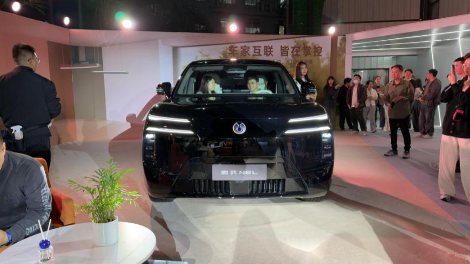 腾势N8L奉献全部诚意，家用六座SUV，非腾势N8L莫属