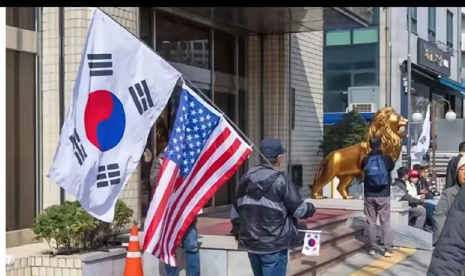 韩国为啥突然反华大游行











---











天啊