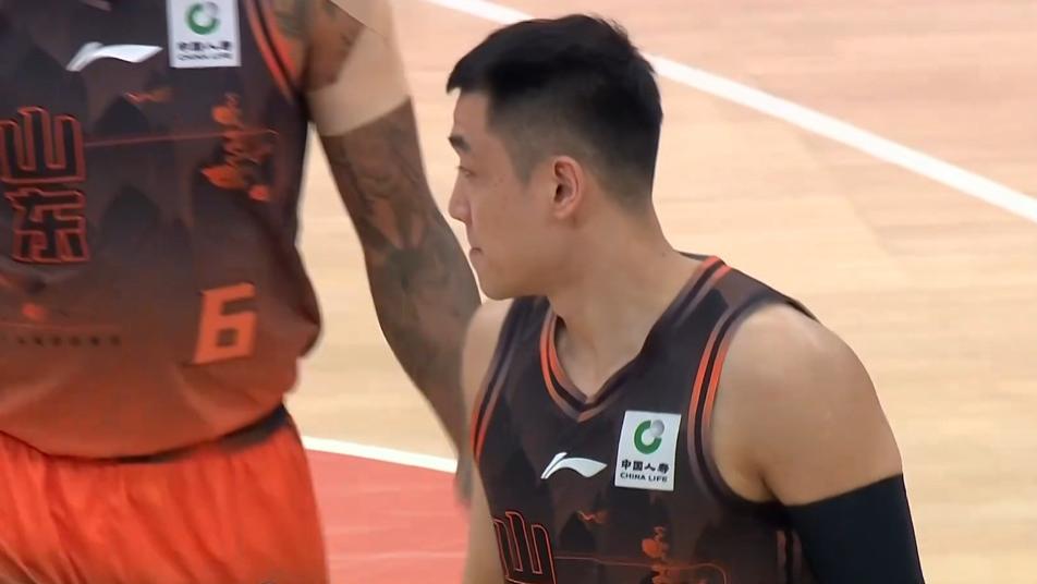 破防了！不满被群嘲，高诗岩深夜回怼球迷：不传就5秒，还要我怎么样