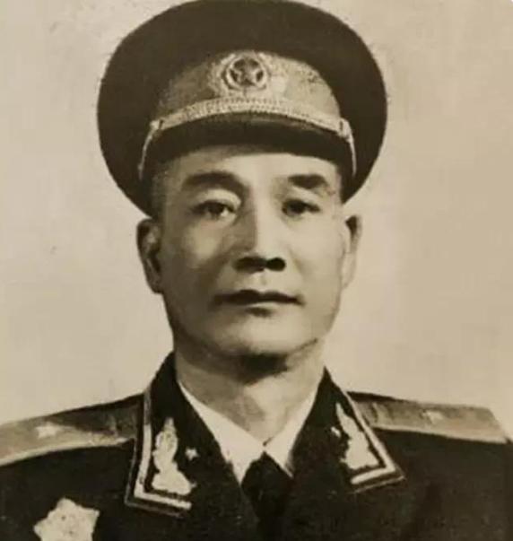 1950年，李治带枪到中南海见毛主席，警卫员将其拦在门外，然而毛主席却说“别说带