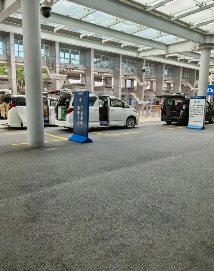 为啥香港人几乎都开这款车，出入境边检口排大队的几乎全是