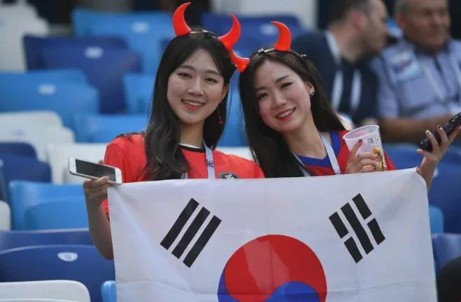 惨败！国足0-1负于沙特，韩媒评论犀利，三点精辟总结：

1、韩队与中国队交