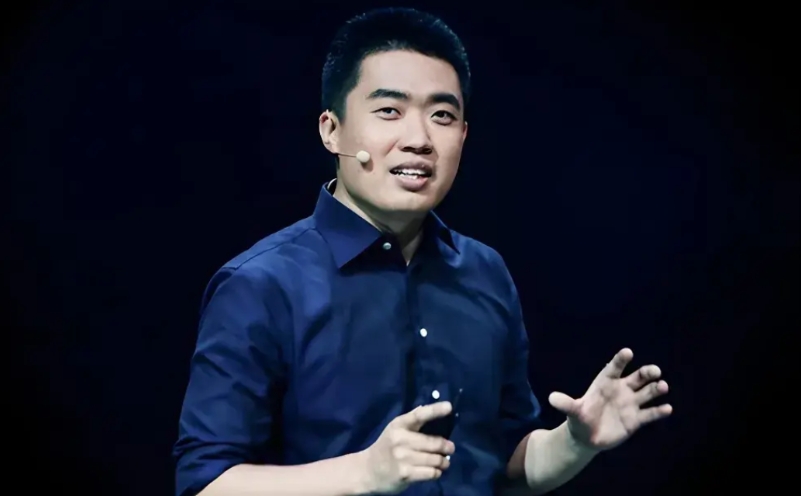 他是增程车量产的冠军，增程车的鼻祖。不管承认不承认，问界，领跑，还有很多增程车，