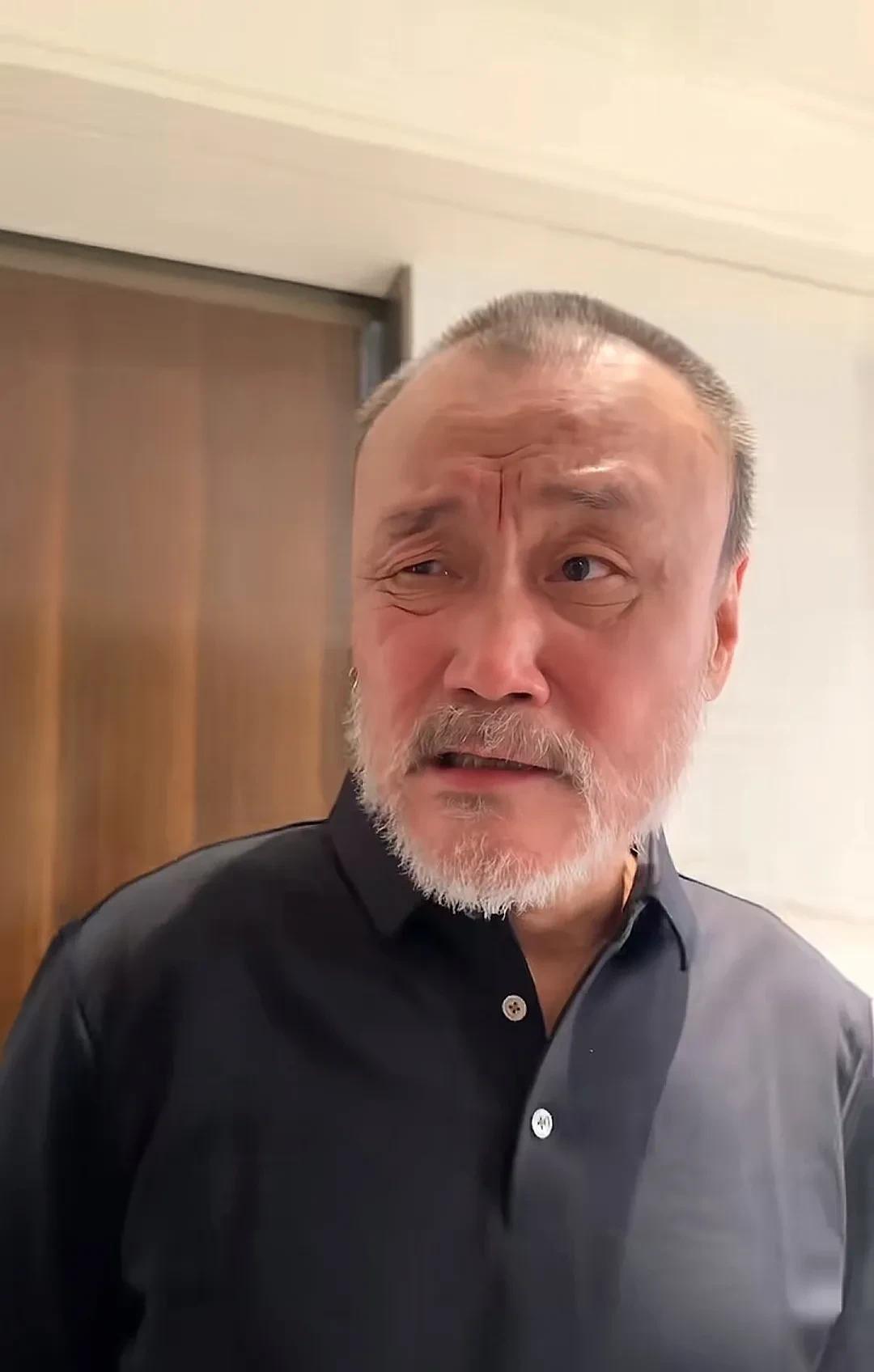 看着有点眼熟，一时又想不起来[what]