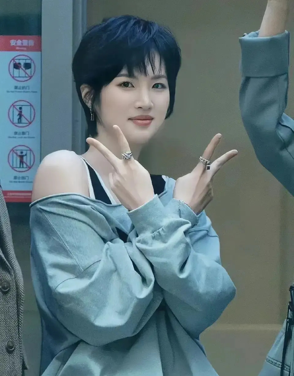 富二代姚安娜的优秀











天哪，你能想象吗？一个出生就在罗马的女