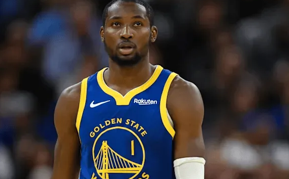 太阳已经无意在交易截止日前得到乔纳森-库明加。
早在去年休赛期，太阳和国王就是对