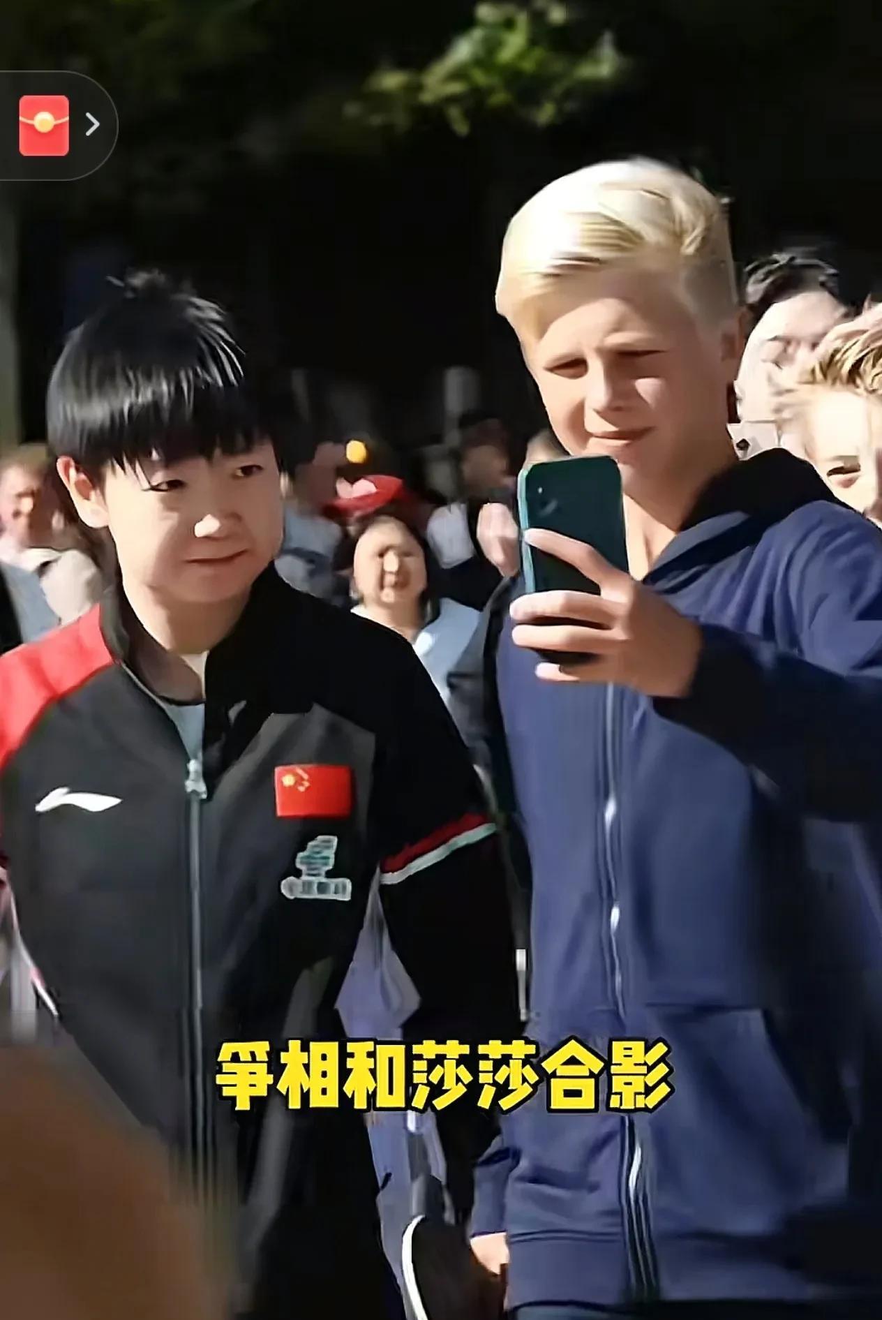 孙颖莎外国赛场圈粉无数
WTT瑞典站夺冠后，孙颖莎成了外国球迷追捧的焦点！赛后现