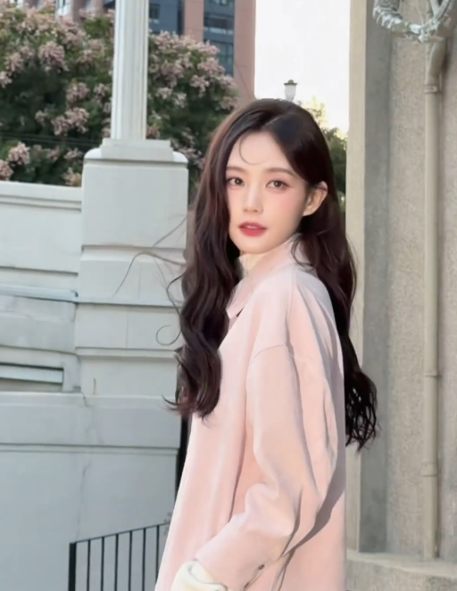 李一桐的粉粉小妆造，超可以的，喜欢！