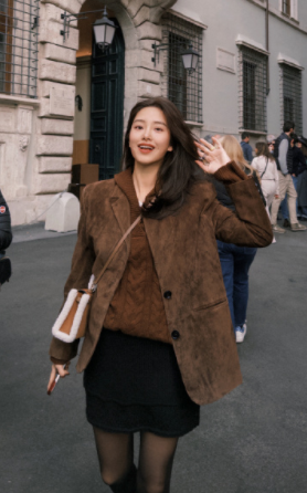 杨采钰的时装周街拍，喜欢吗？