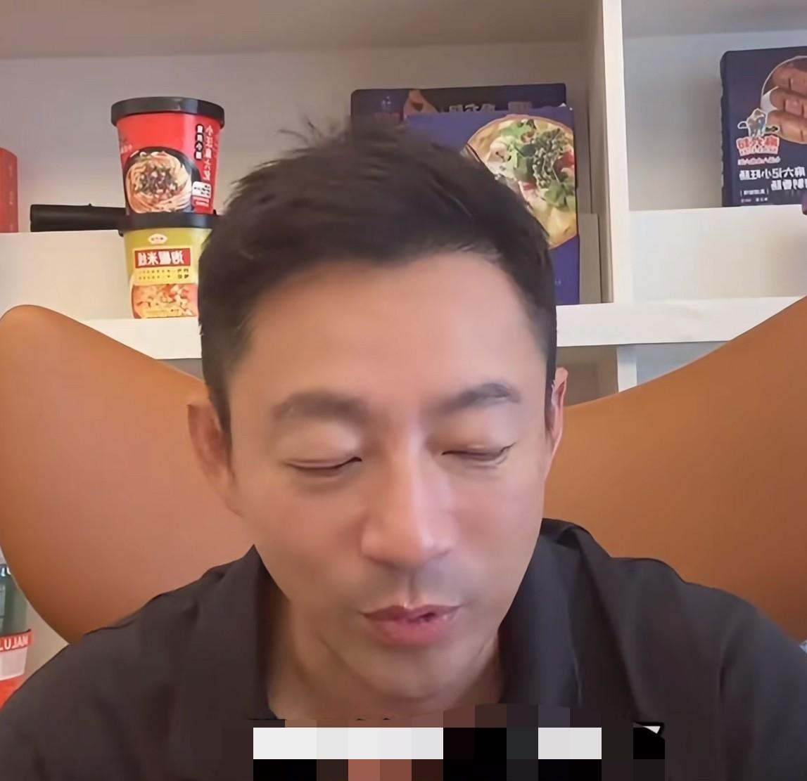 真是看热闹不嫌事大啊
今天汪小菲直播，竟然还有网友在直播间里问汪小菲看到报道了吗