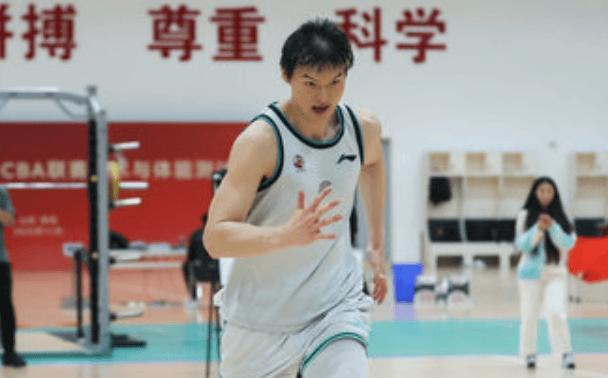 体测方面最容易受伤，也是最煎熬的就是夺命17折，王哲林身为一名老将，也是个大中锋