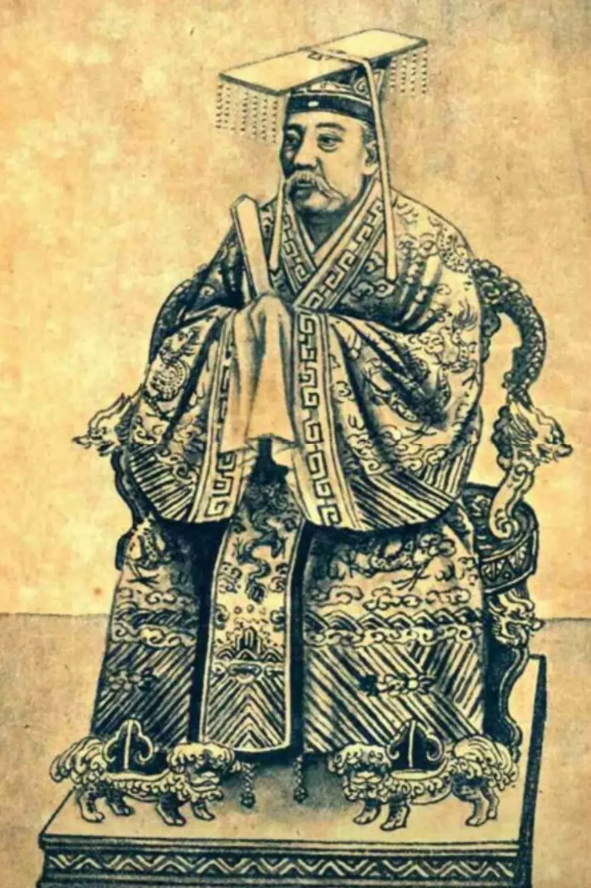 袁世凯和曹操像不像？俩人一个出生项城，一个出生亳州，挨得很近，去世也都葬在安阳。