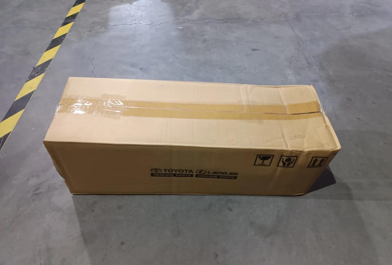 KYB可谓是丰田最老牌的供应商之一了
上到旗雷克萨斯LS600h
下到入门级的雷