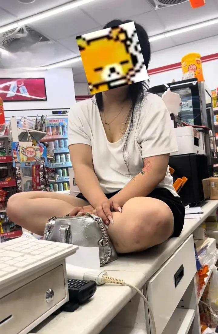 一个女孩子晚上还出去喝那么多酒，结果不但丢脸了，还可能要进去吃免费饭。
    