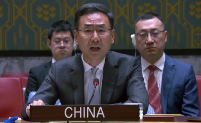就在刚刚
东方大国怒了！7 月 31 日的联合国安理会大厅，美国代表正唾沫横飞地