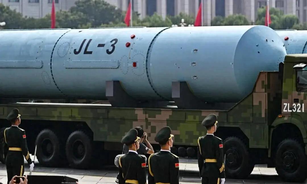中国九三阅兵二十多天后，美国俄罗斯都有了举动，美国是暗指中国，俄罗斯直接面对欧州
