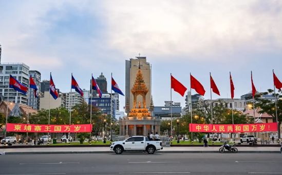 中国和柬埔寨谈妥了

此次受邀出访，双方会晤无疑收获了丰硕成果，双方达成共识，将