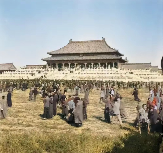 1925年，北京故宫第一次对老百姓开放时候的样子。 ​​​