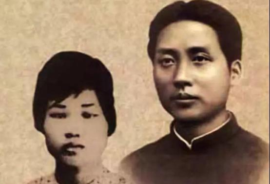 1962年，杨开慧母亲逝世，已两度再婚的毛泽东，以女婿尽孝的口吻，给杨家写了一封